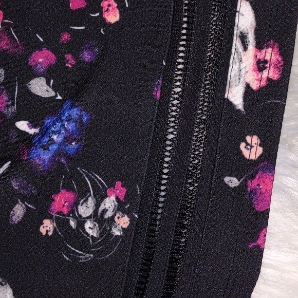 Torrid Floral and Lace Stretch Mini Skirt size 3XL - Picture 8 of 12